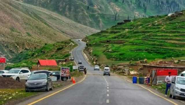 سیلاب سے متاثرہ بابوسر ناران شاہراہ ایک ہفتے بعد بحال کر دی گئی