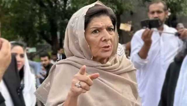 راولپنڈی: کیسز ختم ہونے چاہئیں، جیل بھیجنا چاہتے ہیں تو بھیج دیں: علیمہ خان