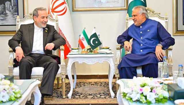 اسحاق ڈار کی ایرانی وزیرِ خارجہ عباس عراقچی سے ملاقات