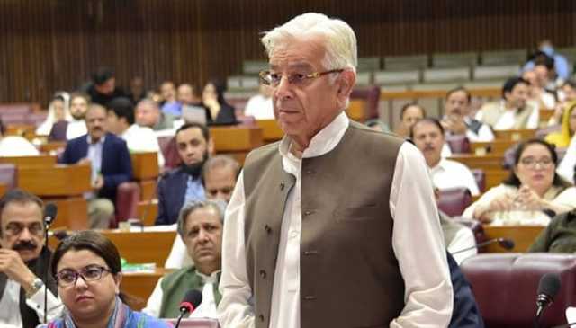 بذریعہ سڑک ایران جانے پر جائز وجوہات کے سبب پابندی عائد کی: خواجہ آصف