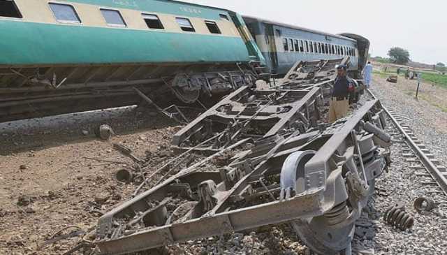 ٹریک دھماکے سے اڑانے کے بعد جعفر ایکسپریس سروس چند روز کیلئے منسوخ