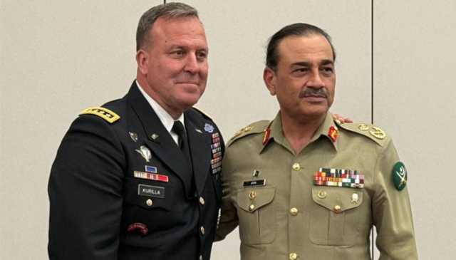 امریکا میں فیلڈ مارشل عاصم منیر کو بطور طاقتور شخصیت دیکھا جاتا ہے: بلوم برگ