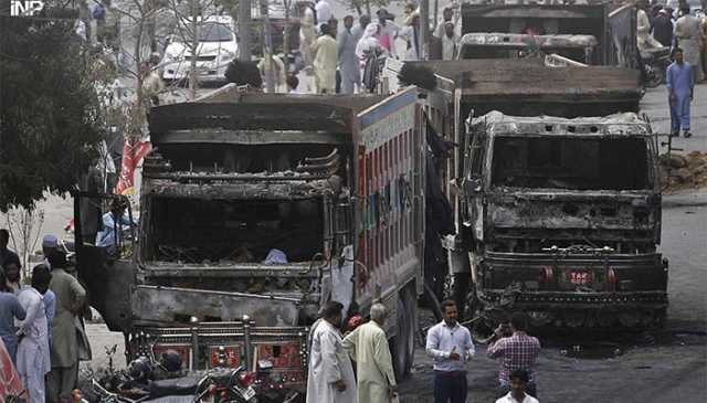 کراچی: بہن بھائی کو کچلنے والے ڈمپر ڈرائیور کے پاس ہیوی ٹرانسپورٹ لائسنس نہيں تھا