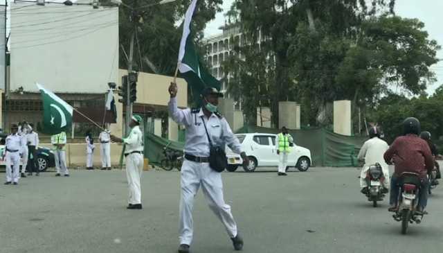 کراچی: شہری سِوک سینٹر سے نیشنل اسٹیڈیم کے راستے پر آج غیر ضروری سفر سے گریز کریں، ٹریفک پولیس