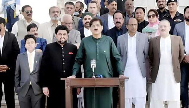وزیر اعلیٰ سندھ کی مزارِ قائد پر حاضری، قومی پرچم لہرایا