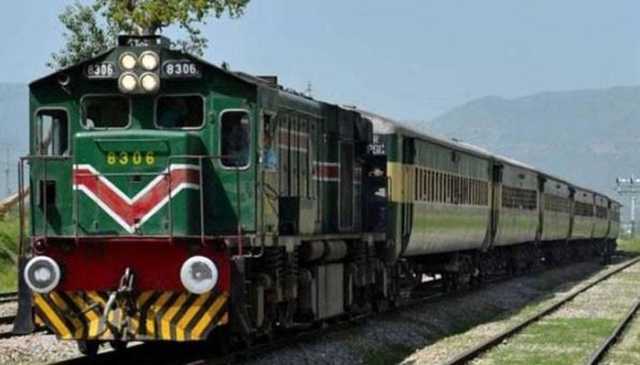جعفر ایکسپریس ایک دن معطل رہنے کے بعد آج کوئٹہ سے پشاور کیلئے روانہ