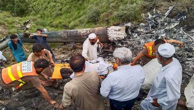 حادثے کے شکار ہیلی کاپٹر کا بلیک باکس نہ مل سکا، شہداء کی میتیں پشاور منتقل