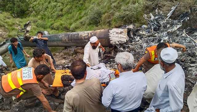 خیبر پختونخوا تحقیقاتی ٹیم نے ہیلی کاپٹر حادثے کی جگہ کا فضائی جائزہ لیا