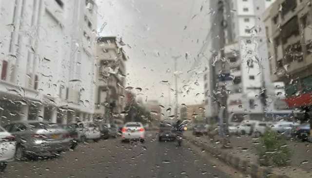 کراچی کے مختلف علاقوں میں صبح سویرے ہلکی بارش
