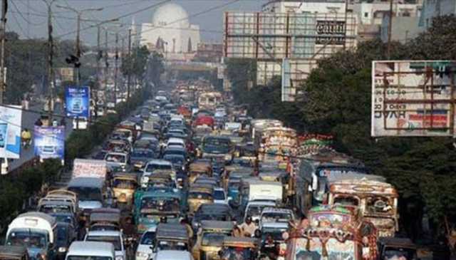 کے ایم سی نے کنٹریکٹرز کو ایم اے جناح روڈ پر تعمیراتی کام کرنے سے روک دیا