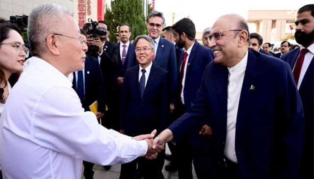 صدر آصف زرداری دورۂ چین سے وطن واپس پہنچ گئے