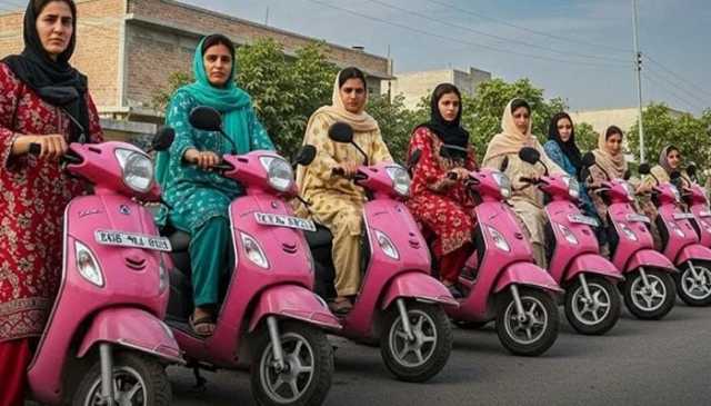 سندھ: رواں ہفتے خواتین کو پنک اسکوٹیز دینے کا فیصلہ