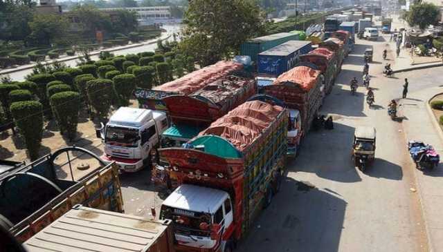 کراچی میں چلنے والی گاڑیوں کی عمر کی حد مقرر، ہیوی ٹرانسپورٹ کیلئے ٹریکنگ سسٹم لازمی قرار
