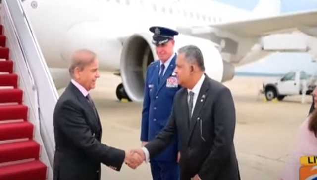 وزیراعظم امریکی صدر سے ملاقات کے لیے واشنگٹن پہنچ گئے