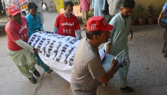جہانیاں: گاڑی کی کنٹینر سے ٹکر، حادثے میں 3 افراد جاں بحق