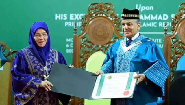 ملائیشیا: شہباز شریف کو پی ایچ ڈی کی اعزازی ڈگری سے نواز دیا گیا