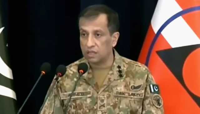 ڈی جی آئی ایس پی آر نے خارجیوں کے سہولت کاروں کو تین آپشن دے دیے