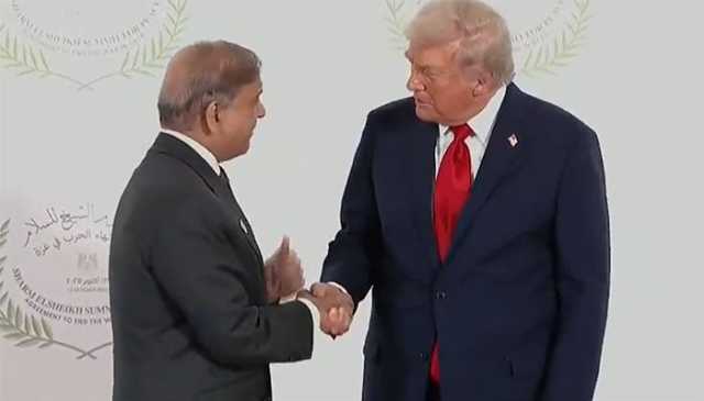 ڈونلڈ ٹرمپ نے وزیراعظم شہباز شریف سے گرمجوشی سے مصافحہ کیا