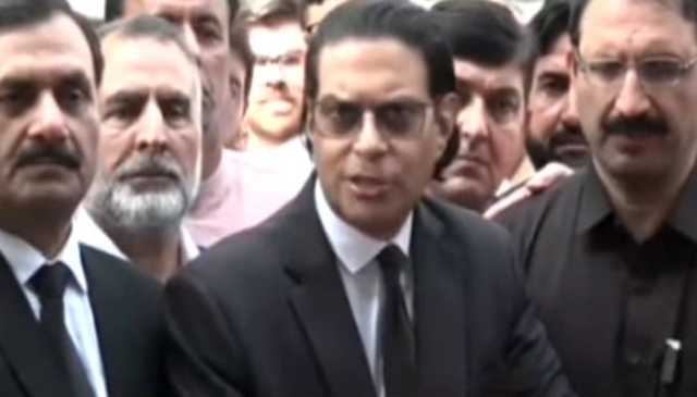بانی پی ٹی آئی کے کارکن ہیں، ہمیں کسی کا خوف نہیں: سلمان اکرم