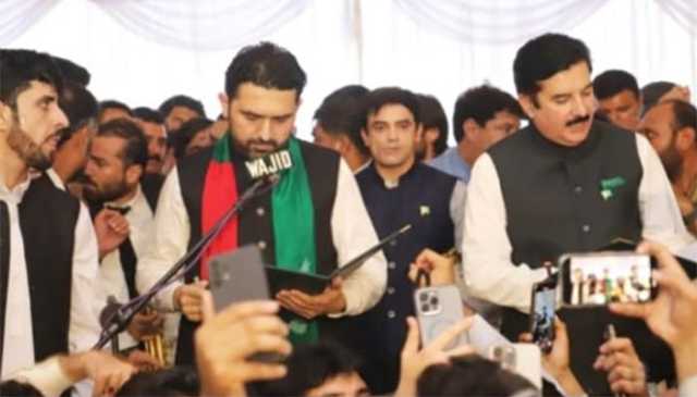 سہیل آفریدی کو وزیراعلیٰ سیکریٹریٹ آمد پر گارڈ آف آنر پیش