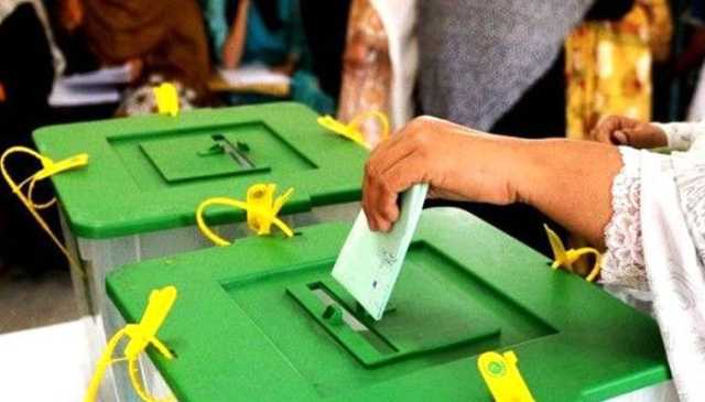 خیبر پختونخوا کے 6 اضلاع میں 12 خالی بلدیاتی نشستوں پر پولنگ جاری