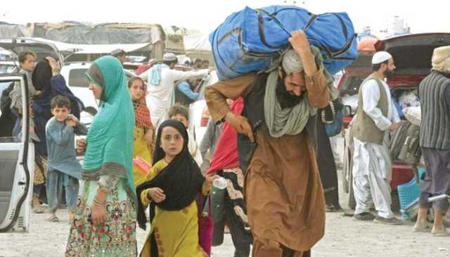 لاہور: غیر قانونی مقیم افغانیوں کو پناہ دینے والوں کیخلاف قانونی کارروائی کی ہدایت