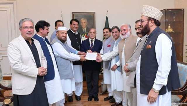 کے پی سے تعلق رکھنے والے ارکانِ پارلیمنٹ اور رہنماؤں کی وزیراعظم سے ملاقات