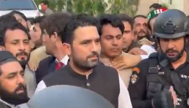 راولپنڈی: وزیرِ اعلیٰ کے پی سہیل آفریدی نے پہلے دھرنا دیا پھر ختم کر دیا