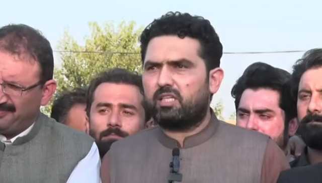 میرے آفس میں سب آئیں گے تو کور کمانڈر بھی آئیں گے: سہیل آفریدی
