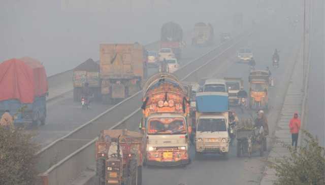 لاہور سمیت پنجاب کے مختلف شہروں میں فضائی آلودگی کی شدت آج بھی زیادہ
