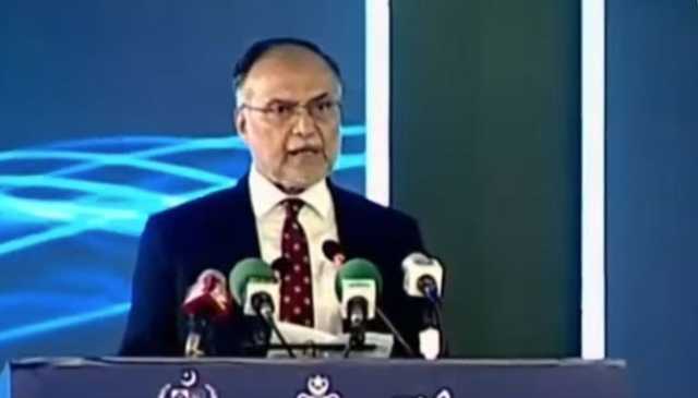 ترقی کا سفر نہ روکا جاتا تو ہم دنیا کی ساتویں بڑی معیشت ہوتے: احسن اقبال