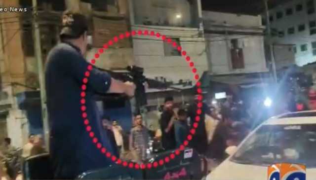 لیاقت محسود کے مسلح گارڈ کی مشتعل عوام پر فائرنگ