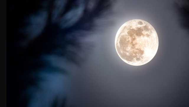 نومبر میں سال کا سب سے روشن سپر مون آسمان پر جلوہ گر ہوگا