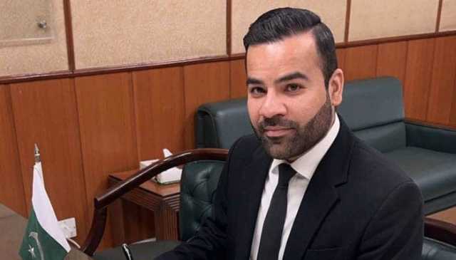 27ویں آئینی ترمیم پر کوئی جلد بازی نہیں ہے: بیرسٹر عقیل