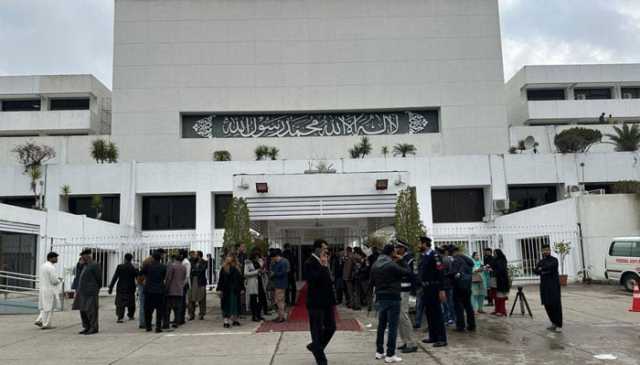 ستائیس ویں آئینی ترمیم پر پارلیمان کی قائمہ کمیٹی برائے قانون و انصاف کا اجلاس جاری