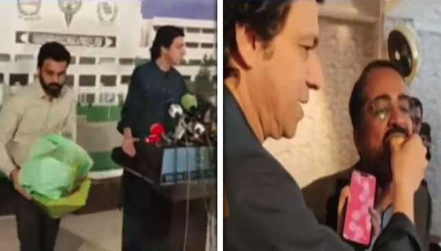 سینیٹر فیصل واوڈا 27ویں ترمیم کی منظوری کیلئے ایڈوانس میں مٹھائی لے آئے