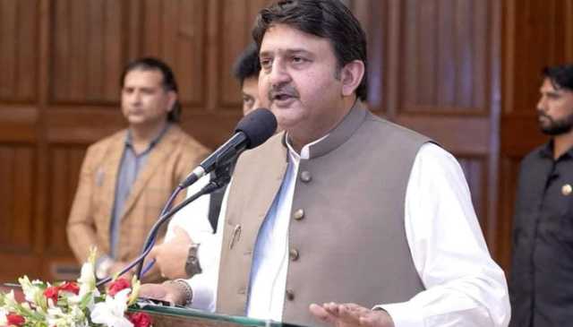 ابھی کچھ استعفے اور آئیں گے، یہ کھینچاتانی اور تقسیم چیف جسٹس بننے کیلئے ہے: ملک احمد خان