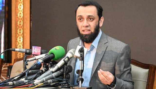 بانی پی ٹی آئی فیصلے ایکسپرٹ سے نہیں بشریٰ بی بی سے پوچھ کر کرتے تھے: وزیرِ اطلاعات عطا اللّٰہ تارڑ