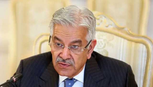 بشریٰ بی بی جنرل فیض حمید کیلئے کام کرتی تھیں: خواجہ آصف