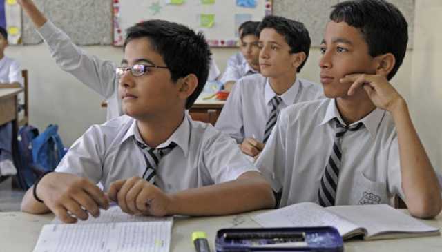 مہنگی کتابیں اور یونیفارم بیچنے پر 17 بڑے نجی اسکول سسٹمز کو شوکاز نوٹس جاری