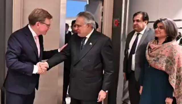 اسحاق ڈار کی جرمن وزیرِ خارجہ سے ملاقات، دونوں ممالک کے تعلقات کے مثبت رحجان پر اظہار اطمینان