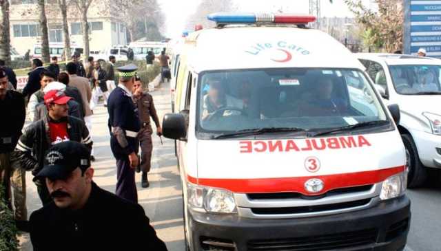 ایبٹ آباد: مسافر وین کھائی میں جا گری، باپ بیٹا سمیت 5 افراد جاں بحق