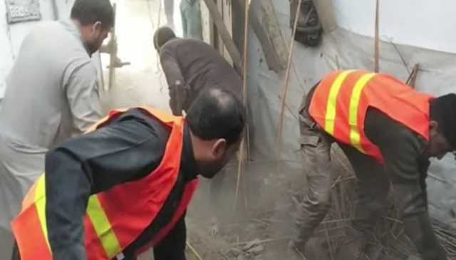 نوشہرہ: گھر کی چھت گرنے سے 5 افراد جاں بحق