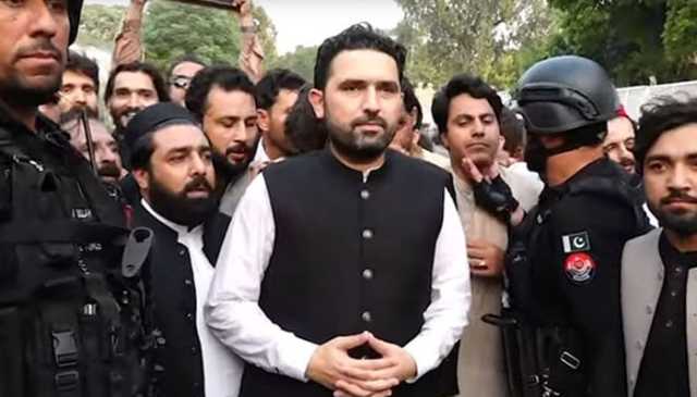 ضابطہ اخلاق کی خلاف ورزی، وزیراعلیٰ کےپی سہیل آفریدی الیکشن کمیشن میں پیش