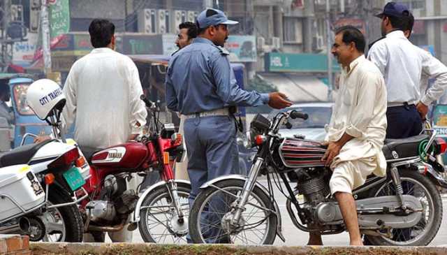 پنجاب: ٹریفک قوانین کی خلاف ورزی کا قانون منظور، اب جرمانہ 20 ہزار روپے تک ہوگا