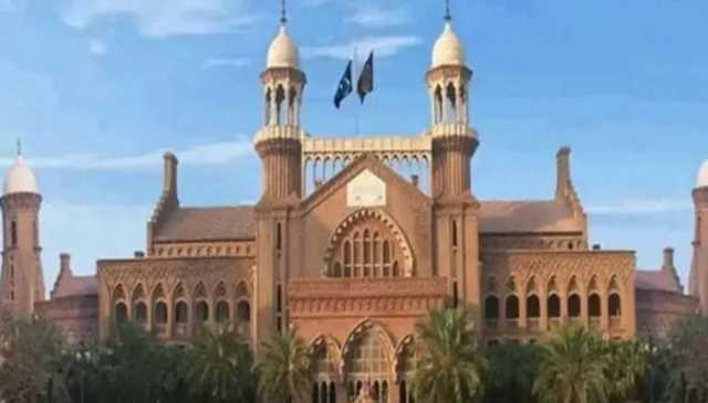 سکھ یاتریوں کیساتھ آئی خاتون کو ڈی پورٹ کرنے کی درخواست پر رجسٹرار آفس کا اعتراض برقرار