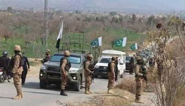 پاک فوج کا قبائلی علاقوں میں خوارج کے چھوڑے گئے بارودی مواد اور سرنگوں کو تلف کرنے کا عمل جاری