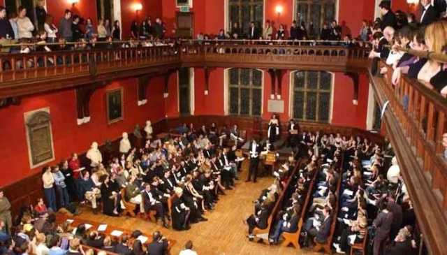 آکسفورڈ یونیورسٹی، پاک بھارت مباحثہ پاکستانی طلبہ نے دو تہائی اکثریت سےجیت لیا