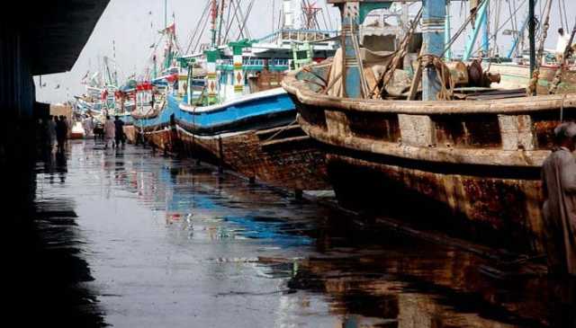 کراچی: منوڑہ میں 2 کشتیوں میں تصادم، 2 خواتین جاں بحق