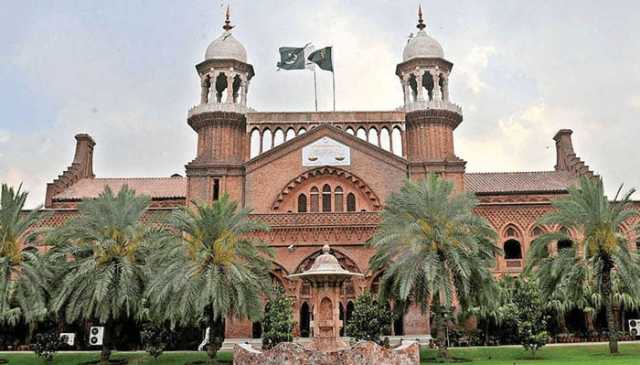 لاہور: درختوں کی کٹائی سے متعلق درخواست پر پی ایچ اے کو نوٹس جاری